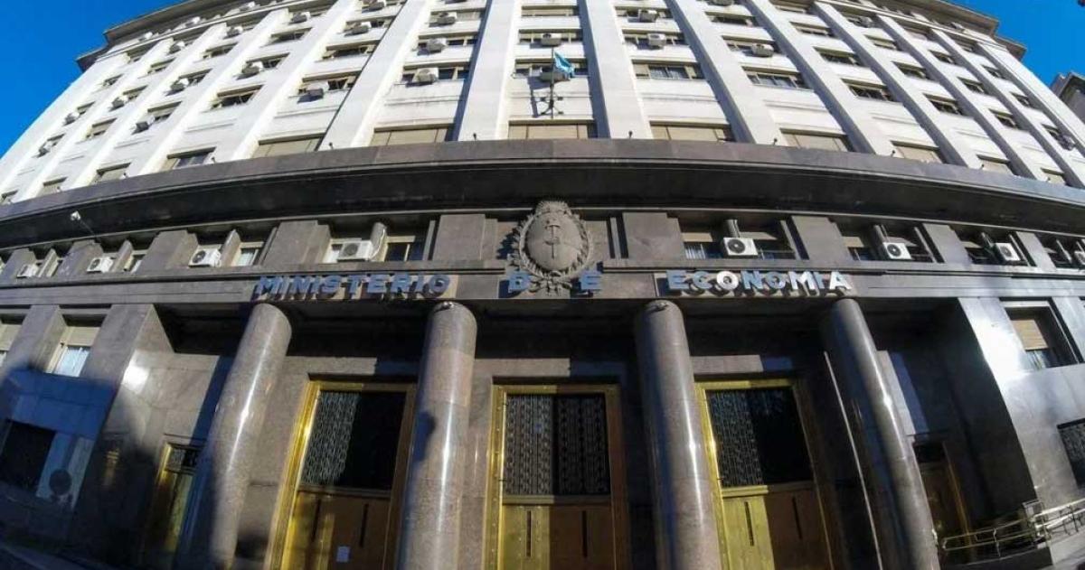 La Justicia obliga a Economiacutea a revelar el acuerdo de Milei con el FMI por USD 20000 millones