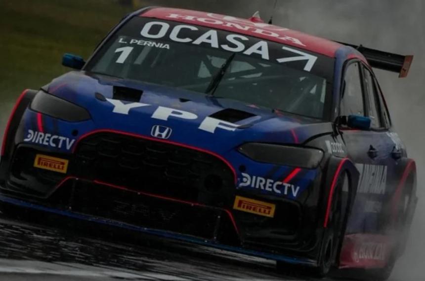 TC2000- Leonel Perniacutea se quedoacute con el triunfo en Juniacuten