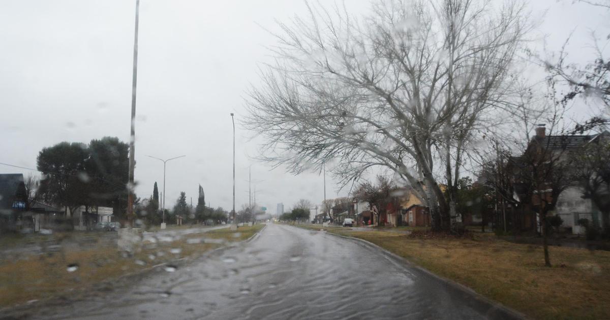 Un domingo con lluvias viento sur y friacuteo en Santa Rosa