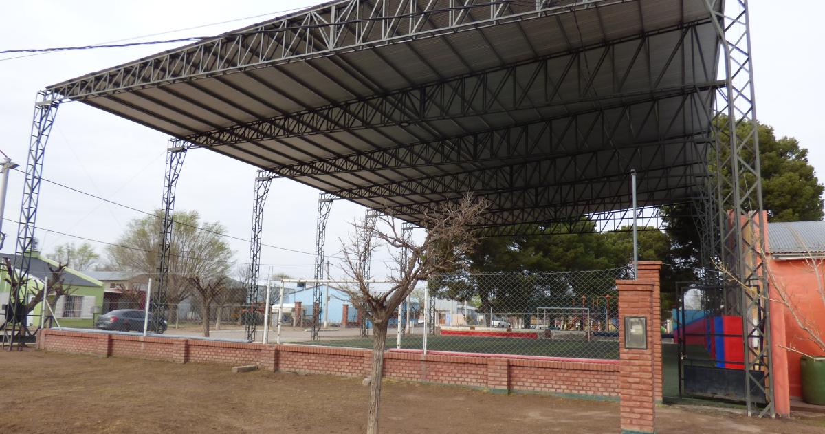 Mejoran viviendas y ampliacutean espacios deportivos en La Reforma