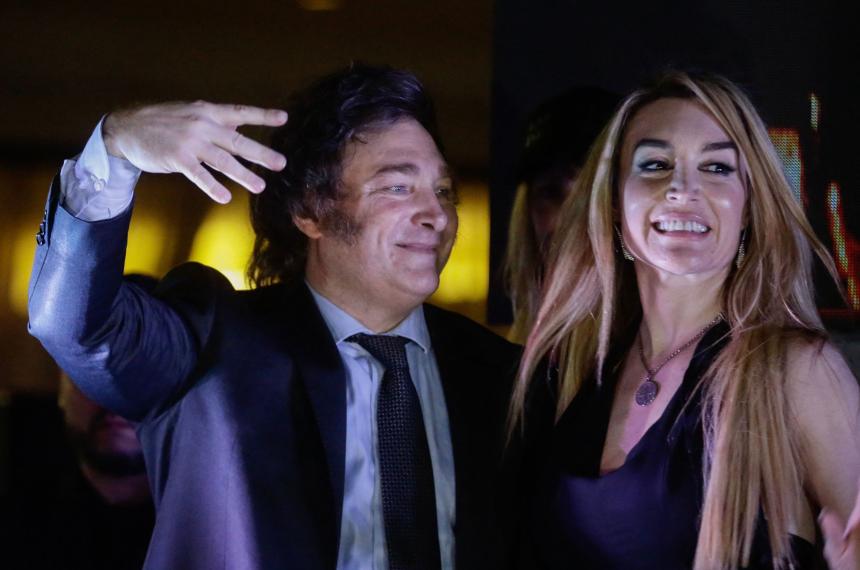 Milei viaja a EEUU a reunirse con empresarios y ver a Faacutetima Florez