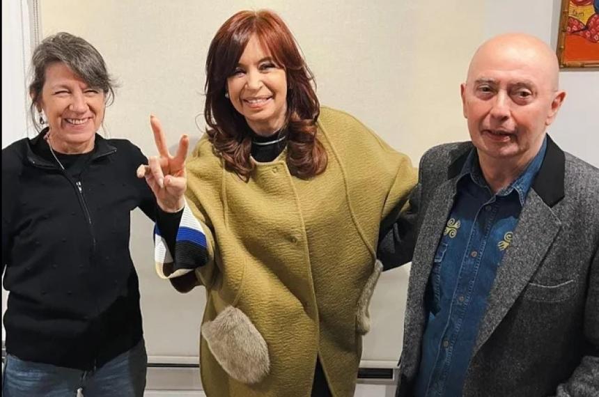 Maacuteximo Kirchner recordoacute el intento de magnicidio contra Cristina Kirchner con una foto junto al Indio Solari