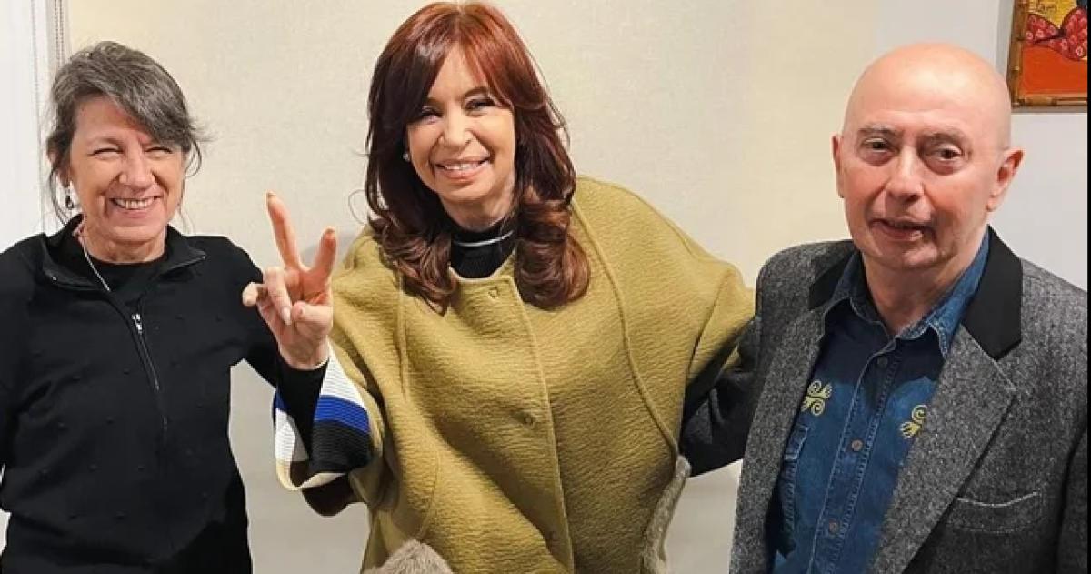 Maacuteximo Kirchner recordoacute el intento de magnicidio contra Cristina Kirchner con una foto junto al Indio Solari