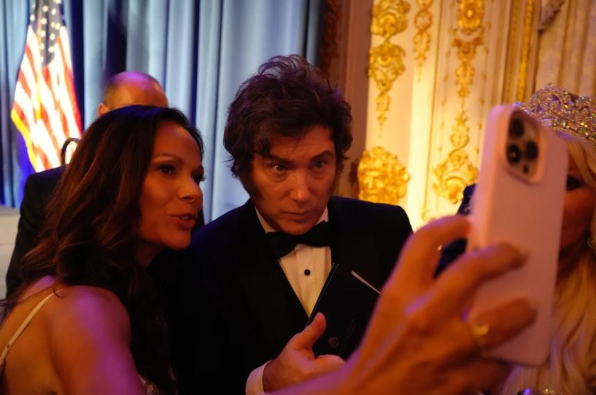 Javier Milei suspendioacute su viaje a Las Vegas y viaja solo a Los Aacutengeles 