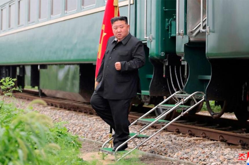 Kim Jong Un llega a Beijing para un desfile militar histoacuterico con sorpresas