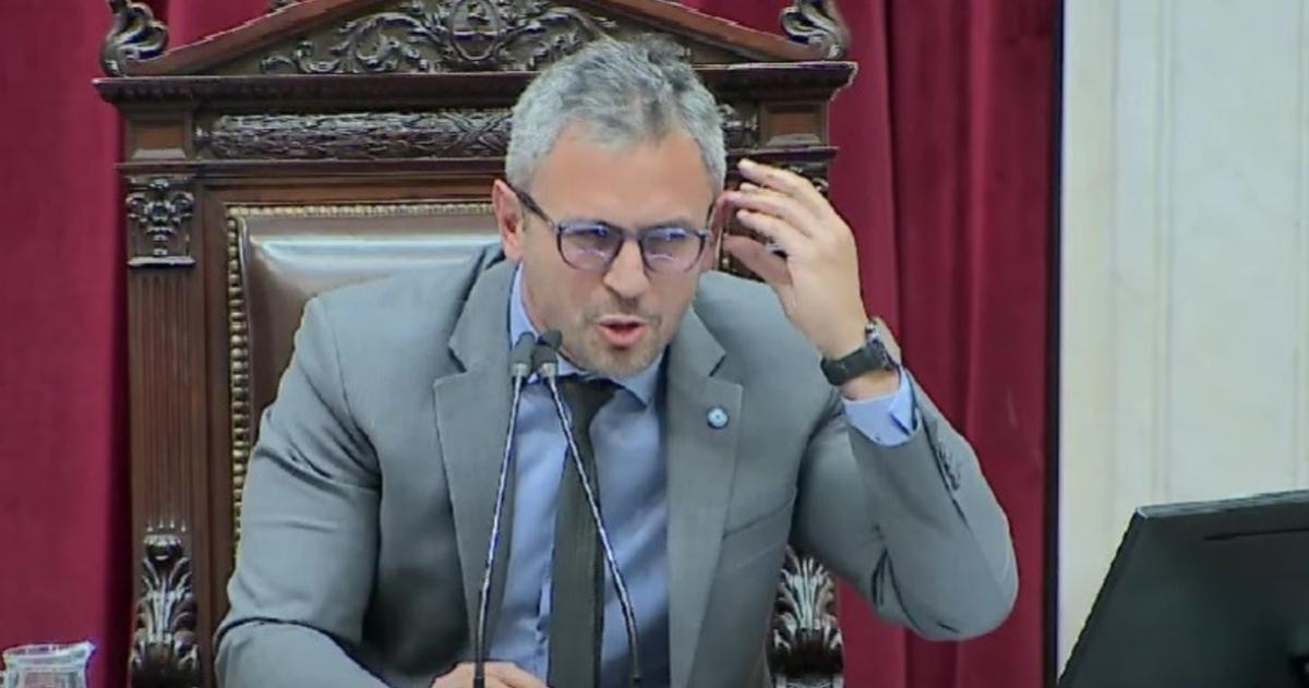 Martiacuten Menem contra la oposicioacuten por otro audio- Es una grabacioacuten ilegal del tren fantasma