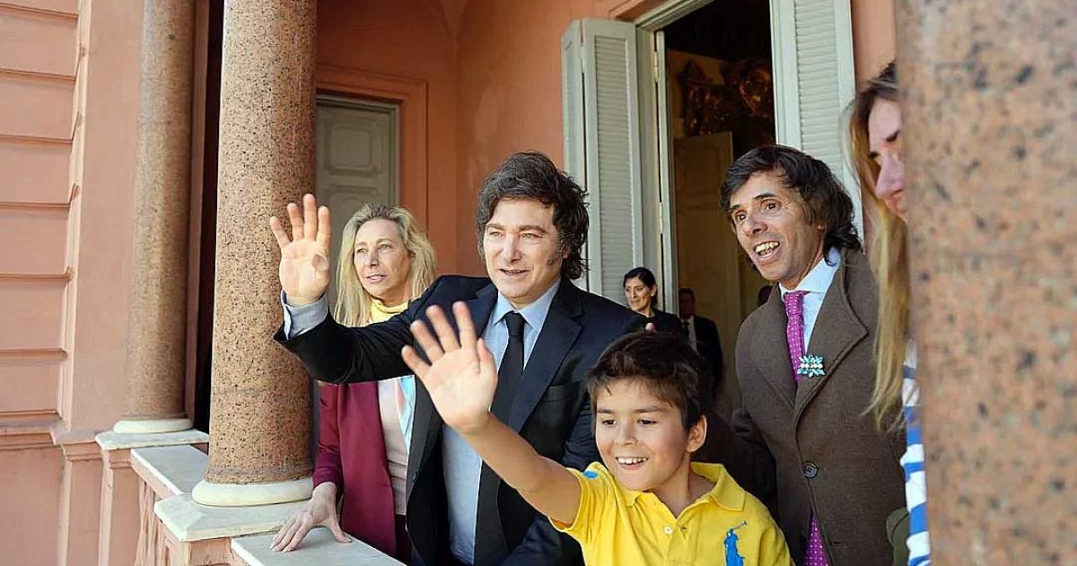 La imagen positiva de Milei cayoacute tres puntos tras la poleacutemica de los audios