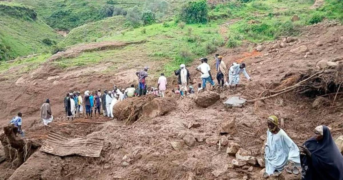 Maacutes de mil muertos por un alud que sepultoacute la aldea de Tarsin en Sudaacuten