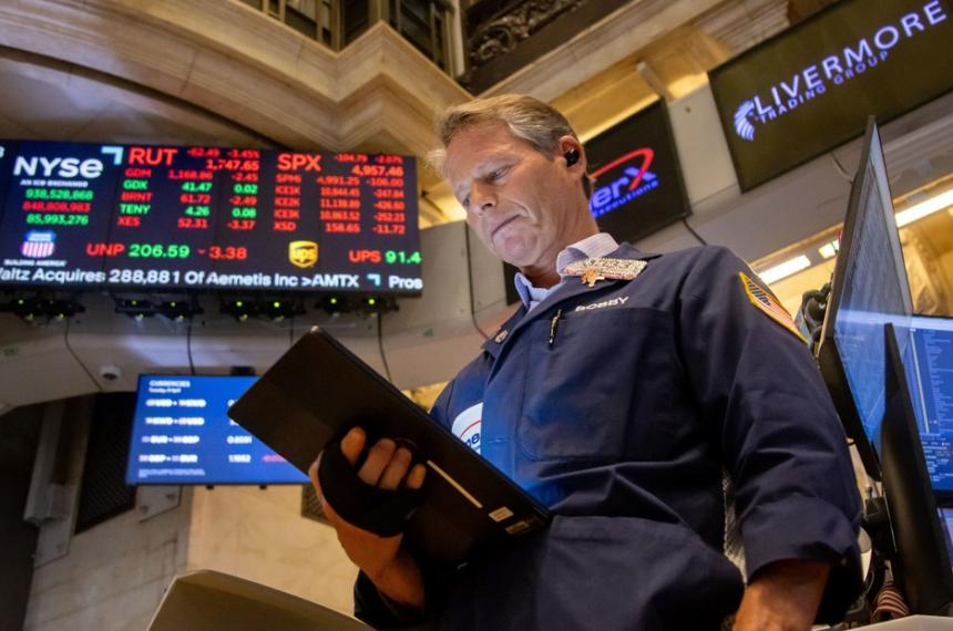 El riesgo paiacutes roza los 900 puntos y llega a lo maacutes alto en 5 meses