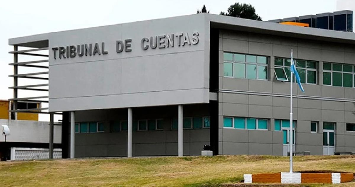 Sancionan a directivos de tres escuelas por no justificar gastos por maacutes de 83 millones