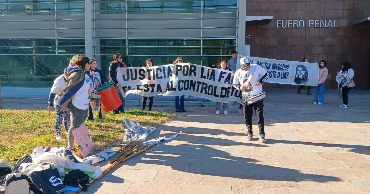 Familiares de Liacutea Falcoacuten reclaman fecha para el juicio y caacutercel efectiva para el acusado