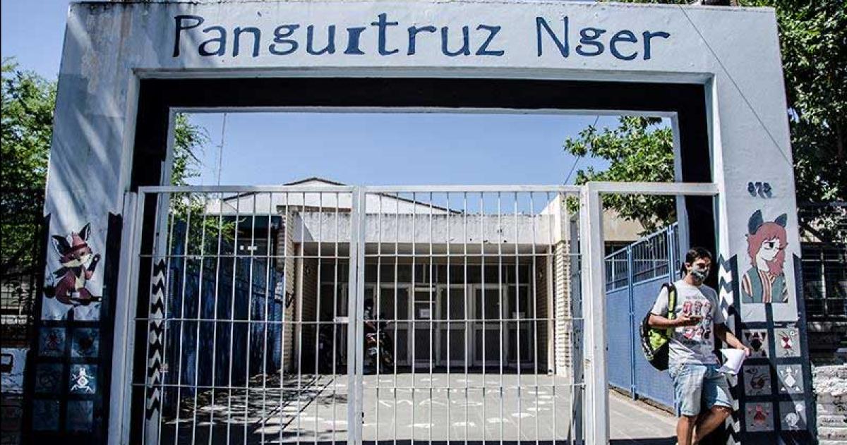 Otro conflicto en un colegio de Santa Rosa