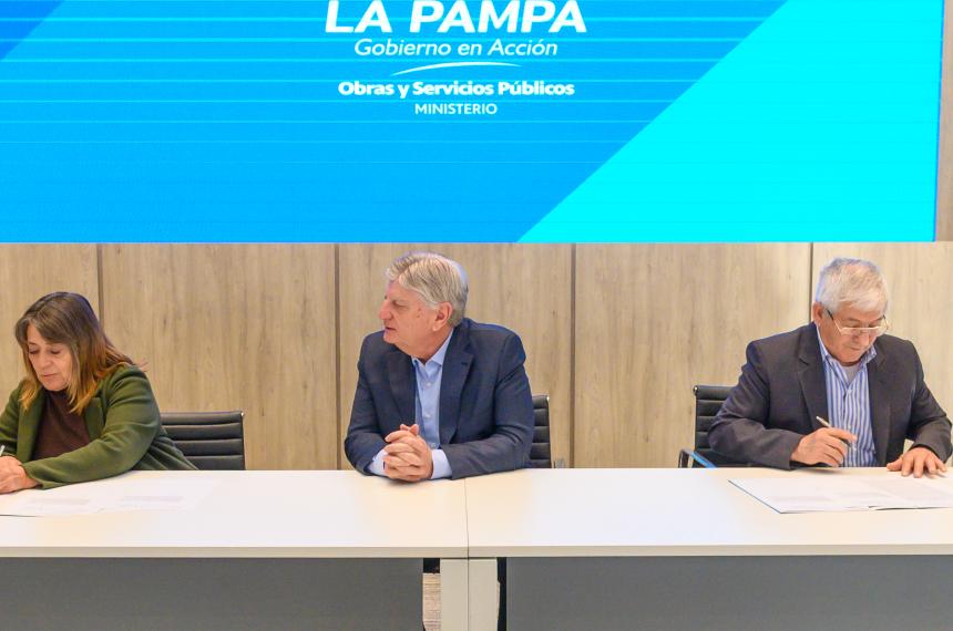 Limpiaraacuten maacutes de 6500 metros de canales pluviales en Winifreda e Hilario Lagos
