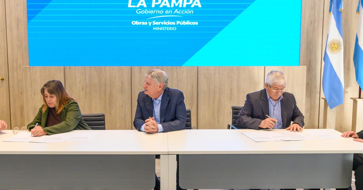 Limpiaraacuten maacutes de 6500 metros de canales pluviales en Winifreda e Hilario Lagos