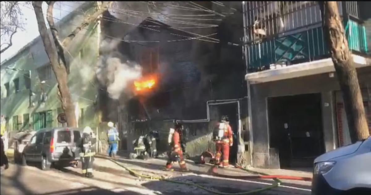 Incendio en un conventillo de La Boca- un muerto