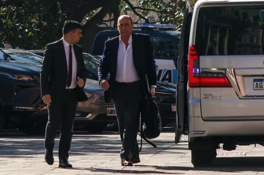 Milei y la mesa poliacutetica nacional definen coacutemo seraacute la convocatoria a los gobernadores