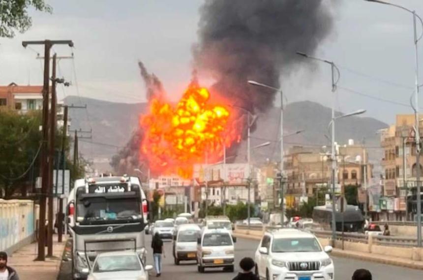 Israel bombardeoacute Yemen tras el ataque a Hamas en Qatar- al menos 35 muertos