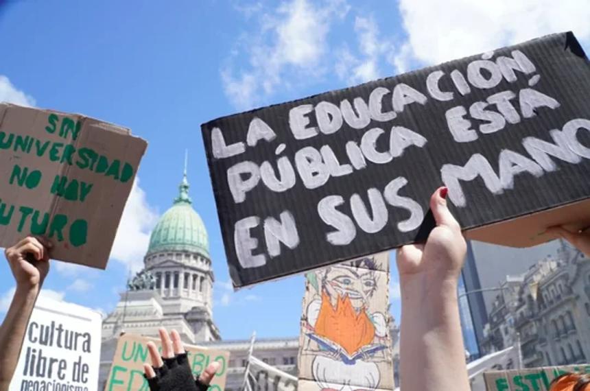 Milei vetoacute por completo la Ley de Financiamiento Universitario