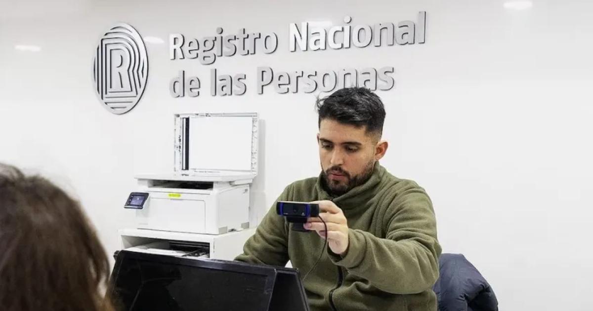 Incertidumbre en santarrosentildeos por los pasaportes con fallas de seguridad