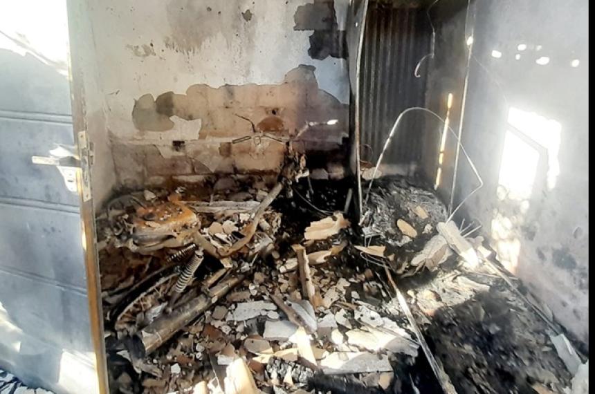 Investigan el incendio de una casa por un presunto ataque de celos