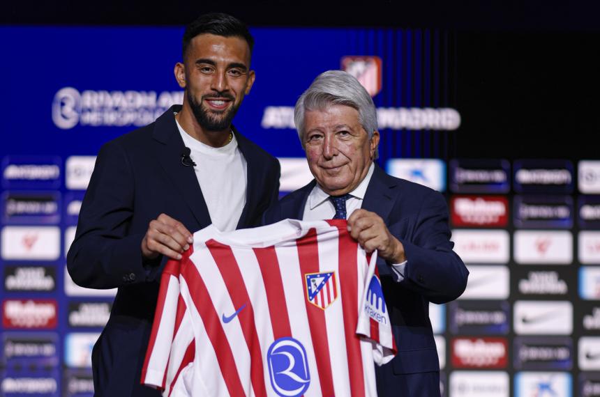 Nicolaacutes Gonzaacutelez fue presentado en el Atleacutetico de Madrid