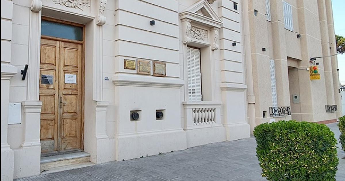 Fiscaliacutea de General Acha recuperoacute 85 mil doacutelares de una estafa a una vecina