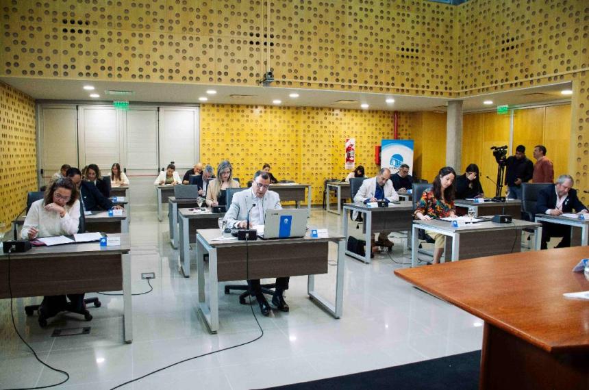 Aprueban convenio con la Caacutemara de Transportistas para emitir licencias profesionales