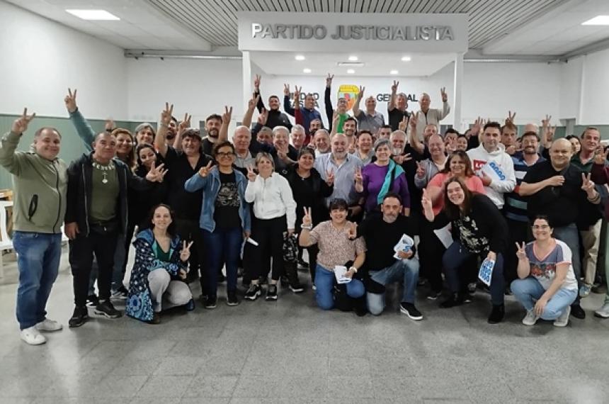 Ferraacuten pidioacute trabajar para conseguir dos diputados en el Congreso