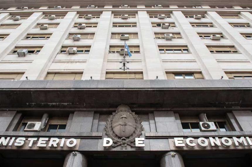 El plan monetario reacomoda tasas y doacutelar tras la derrota electoral bonaerense