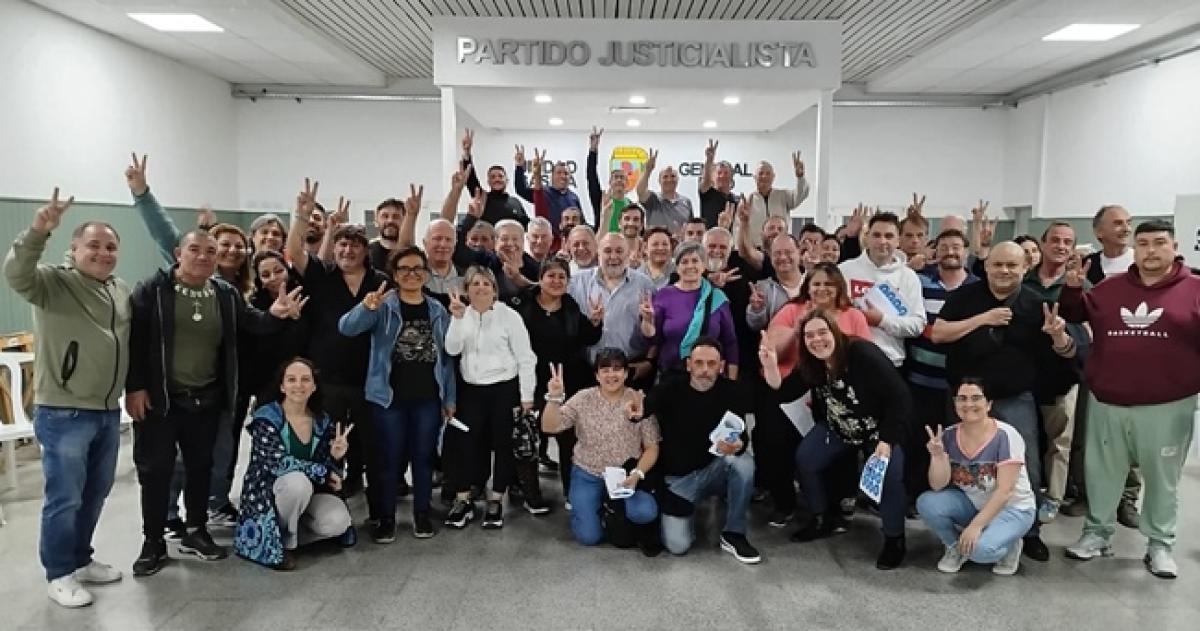 Ferraacuten pidioacute trabajar para conseguir dos diputados en el Congreso