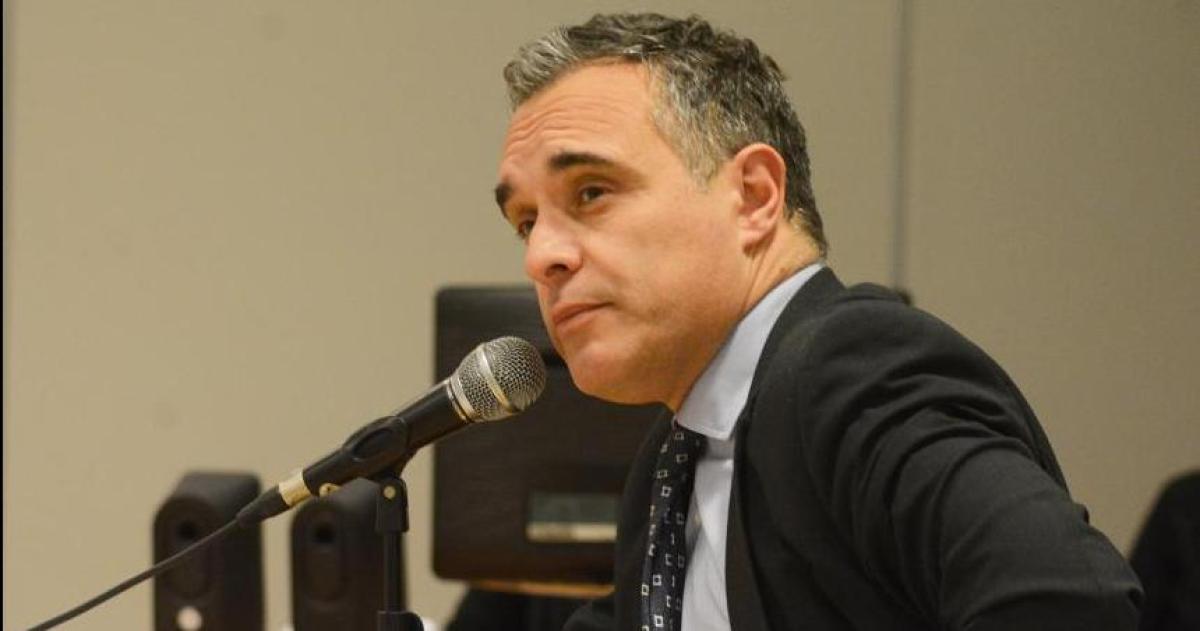Prisioacuten efectiva para un hombre por violencia de geacutenero