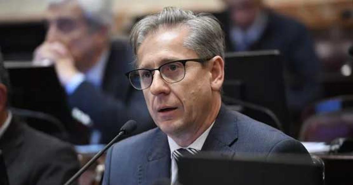 Vischi sobre los vetos- El Gobierno debe respetar los liacutemites del Congreso