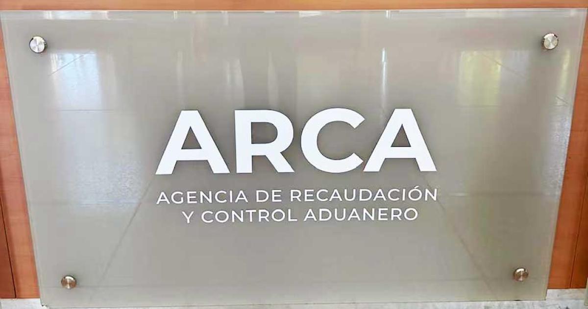 La presioacuten tributaria cayoacute 43 puntos del PBI y liberoacute USD 33000 millones