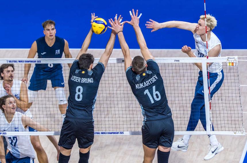 Gran remontada argentina en el debut del Mundial de Voacuteley