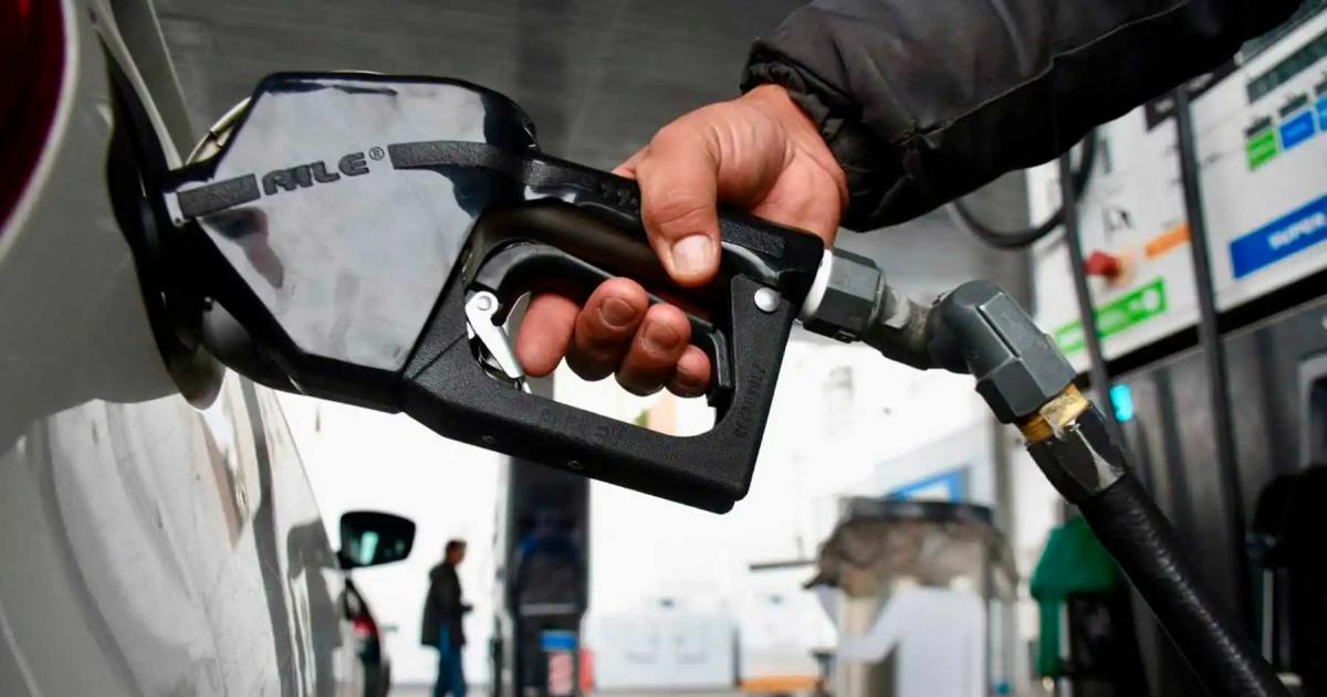 Las petroleras ya no informan los aumentos y los precios de los combustibles siguen subiendo