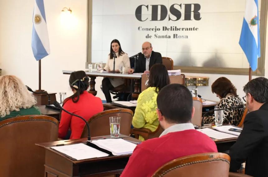 La batalla por el cableado- el pedido de Clariacuten llega al Concejo y revive la tensioacuten con la CPE