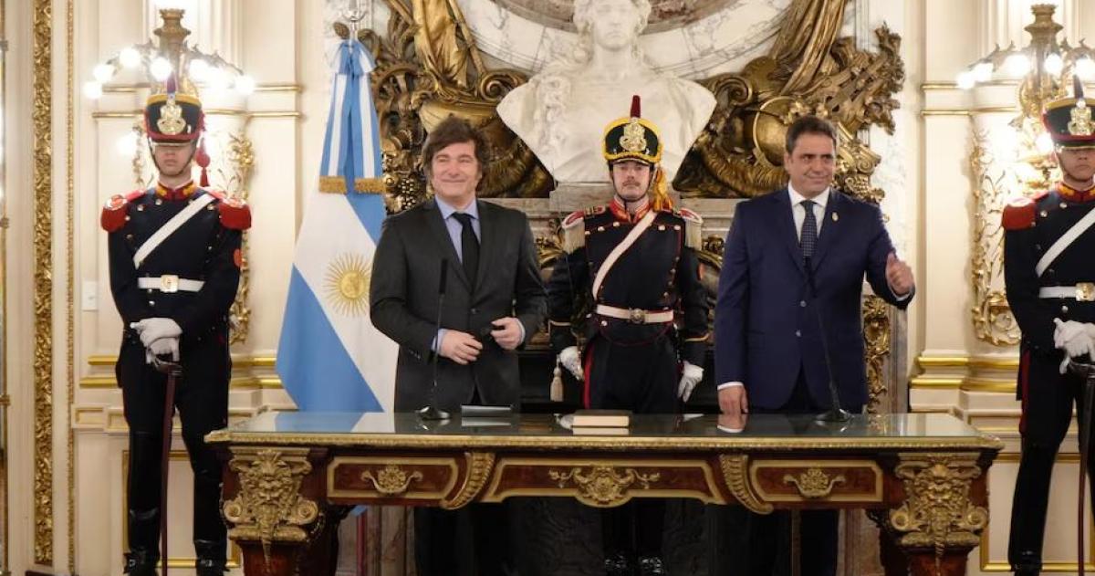 Lisandro Catalaacuten juroacute como ministro del Interior