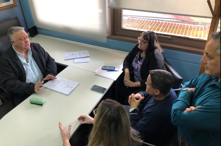 Dirigentes de APEL con el diputado Lovera por el convenio del sector
