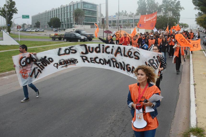 Eliminacioacuten de la feria judicial- el SITRAJ formalizoacute su rechazo y espera encuentro con el STJ