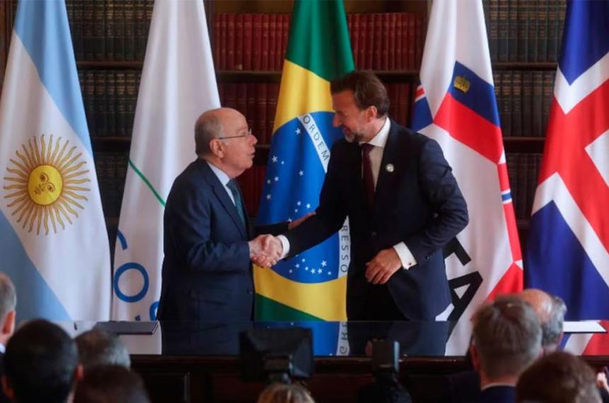 El Mercosur firma un histoacuterico acuerdo de libre comercio con Islandia Noruega Suiza y Liechtenstein