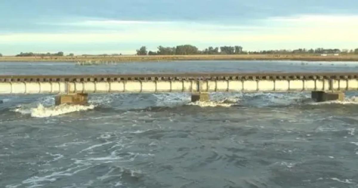 Alerta en ruta 5 por la erosioacuten del rio Salado- advierten por el puente en Bragado 