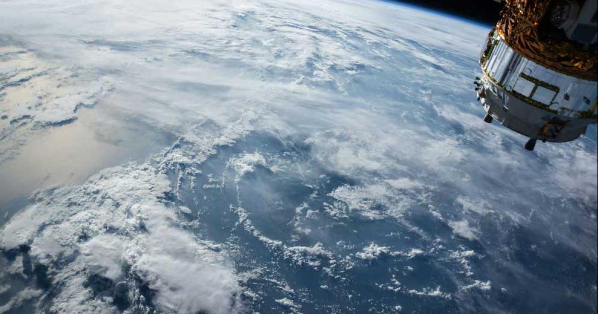 Google crea AlphaEarth para explorar cada rincoacuten del planeta- diferencias con Google Maps