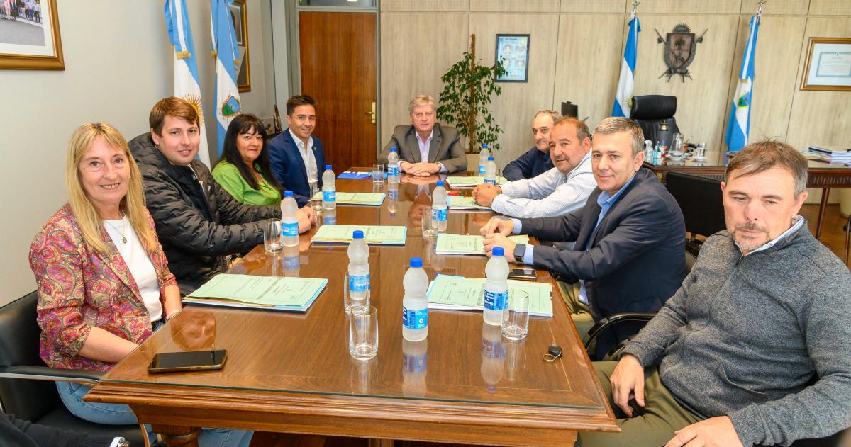 Siete municipios recibiraacuten obras para optimizar desaguumles pluviales
