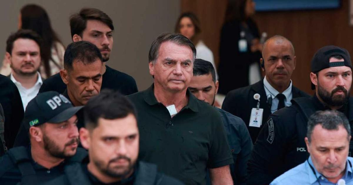 Jair Bolsonaro fue diagnosticado con caacutencer de piel y seguiraacute bajo control meacutedico