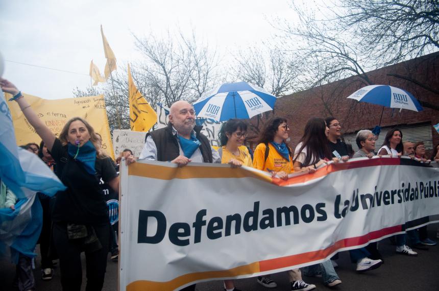 Multitudinaria marcha por la Universidad en General Pico