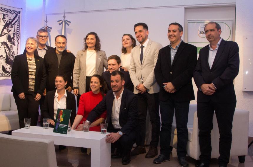 Presentaron informe sobre compromisos climaacuteticos provinciales