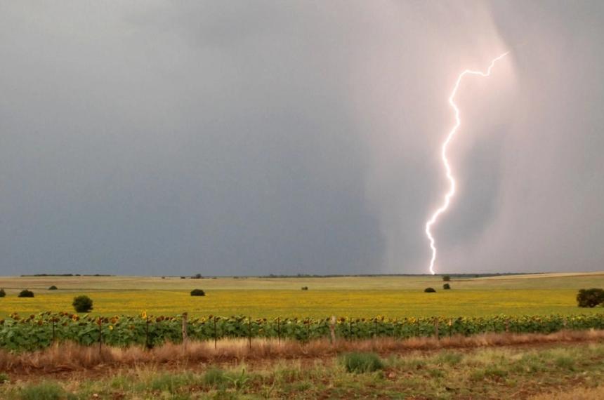 Alerta por tormentas- iquestSe viene tres diacuteas de lluvias