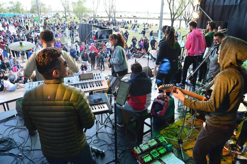 Santa Rosa recibe la primavera en la Laguna Don Tomaacutes