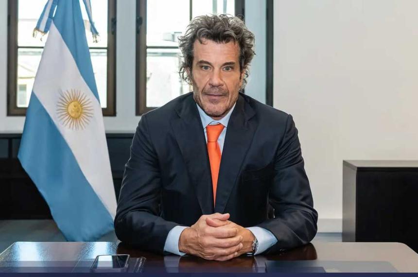 Histoacuterica sancioacuten de la UIF- Merrill Lynch multada por 13000 millones