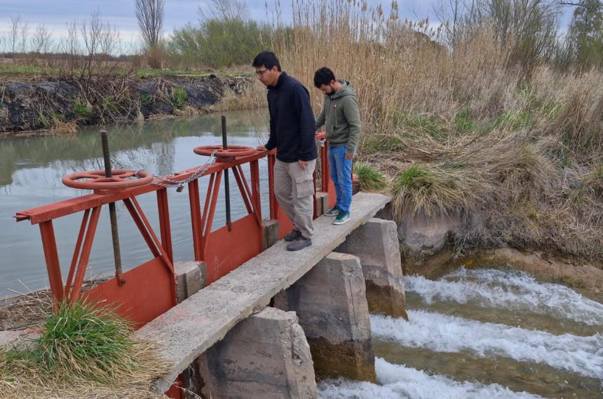Funcionarios del EPRC recorrieron la zona de riego del Valle Riacuteo Colorado
